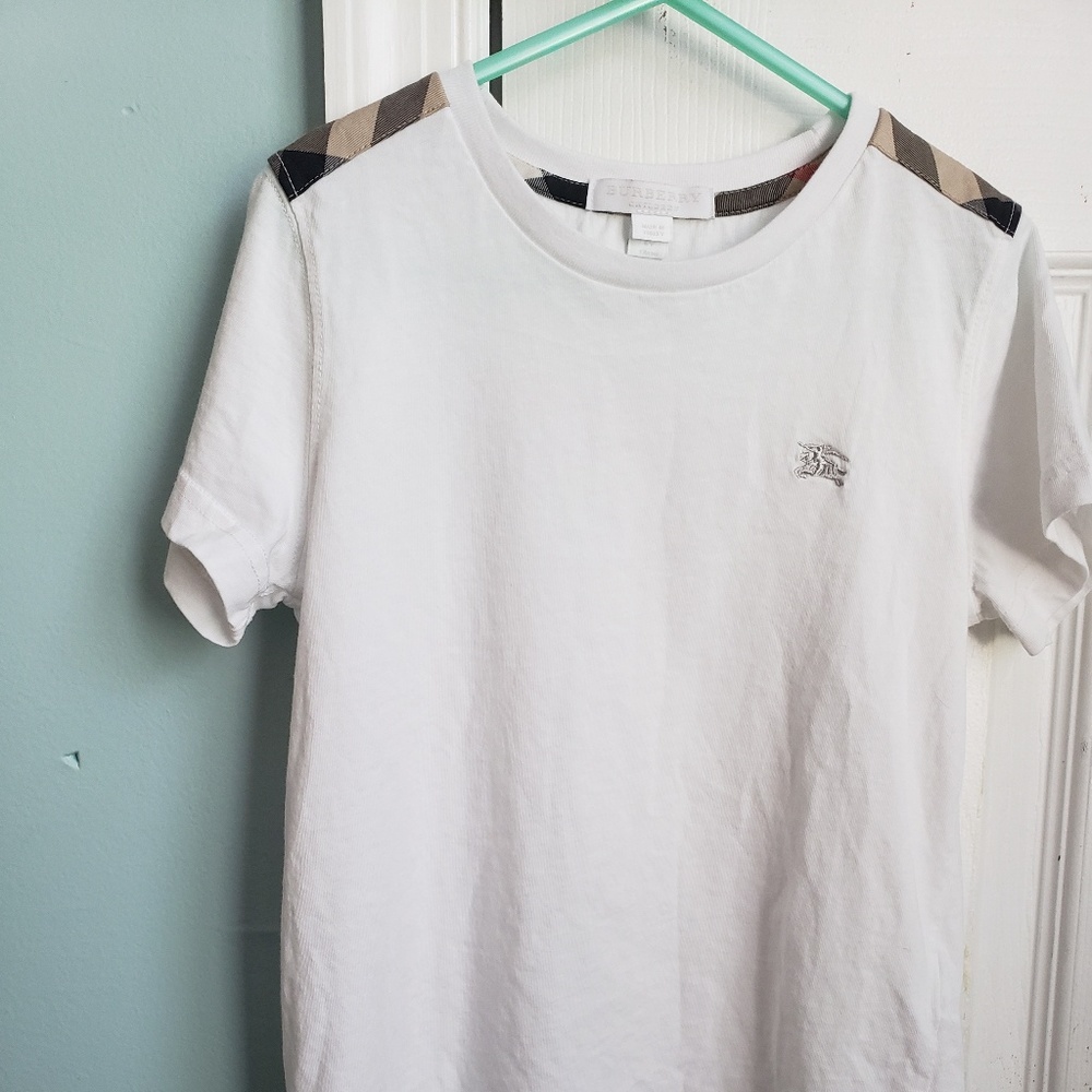 Kids Burberry size 6Y t-shirt